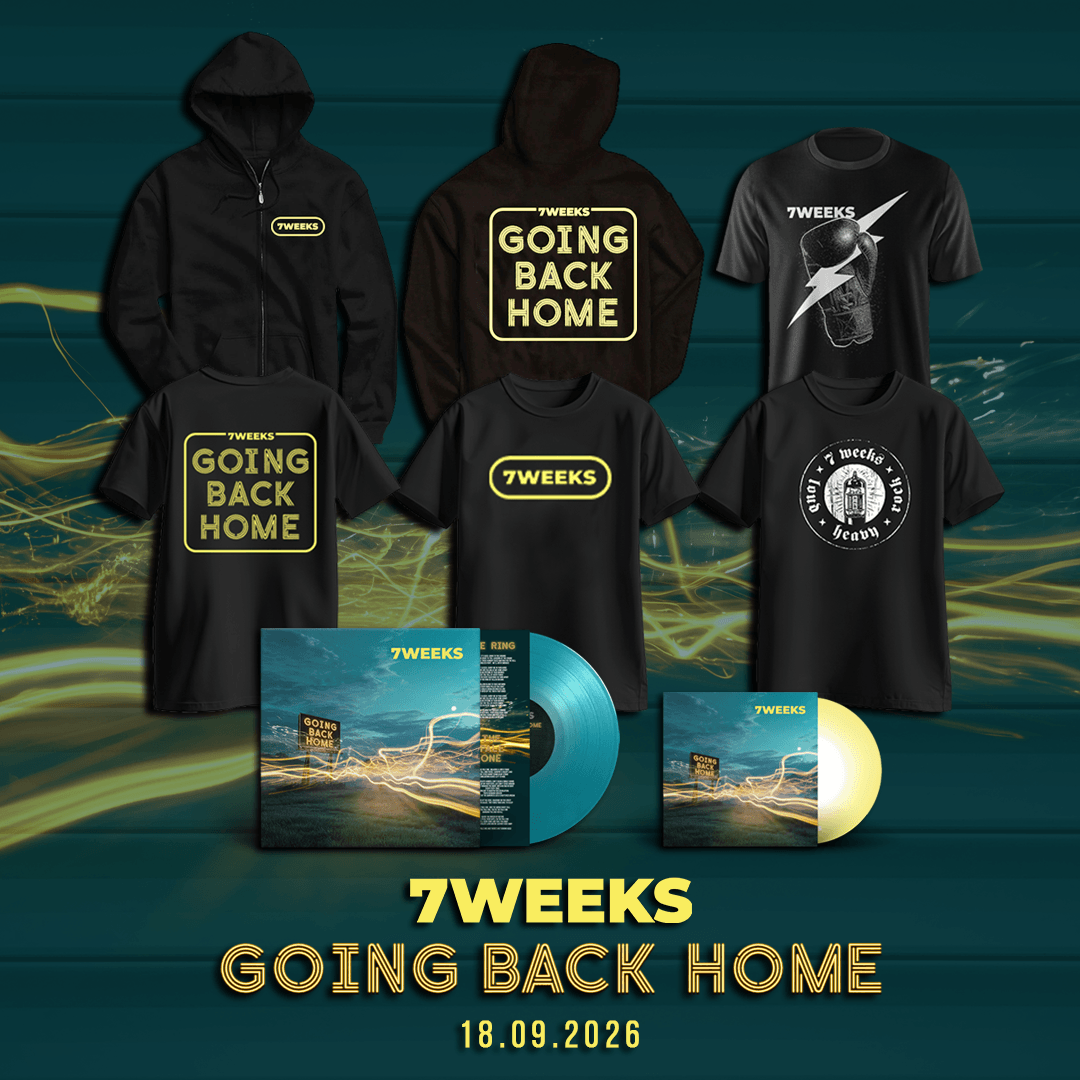 Image de produits dérivés 7 Weeks : 3 t-shirts noirs, veste zippée noire, sweat à capuche noir, vinyle bleu et CD de l'EP 'Going Back Home' sur un fond sombre et lumineux. Texte en bas : '7WEEKS GOING BACK HOME 18.09.2026'.