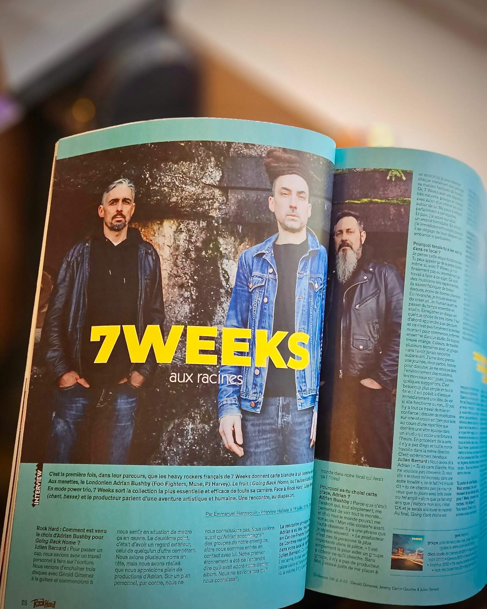 Double page d'interview du groupe 7 Weeks avec le producteur Adrian Bushby dans le magazine Rock Hard France